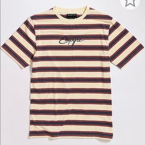 Selling this shirt only really wore it like 3 times. It doesn’t really fit me.